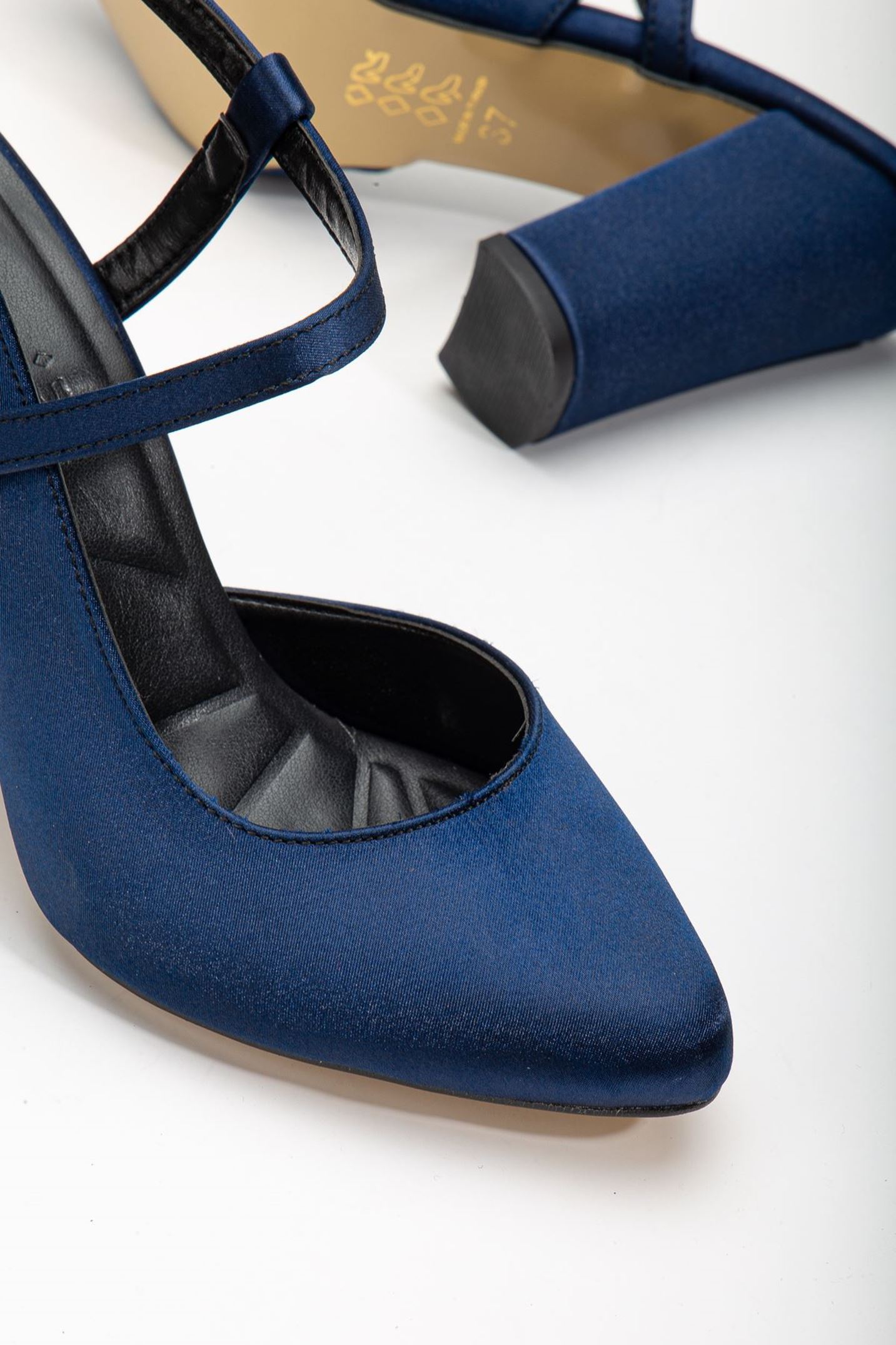 Lotus Lacivert Saten Bilekten Bağlamalı Topuklu Kadın Ayakkabı
