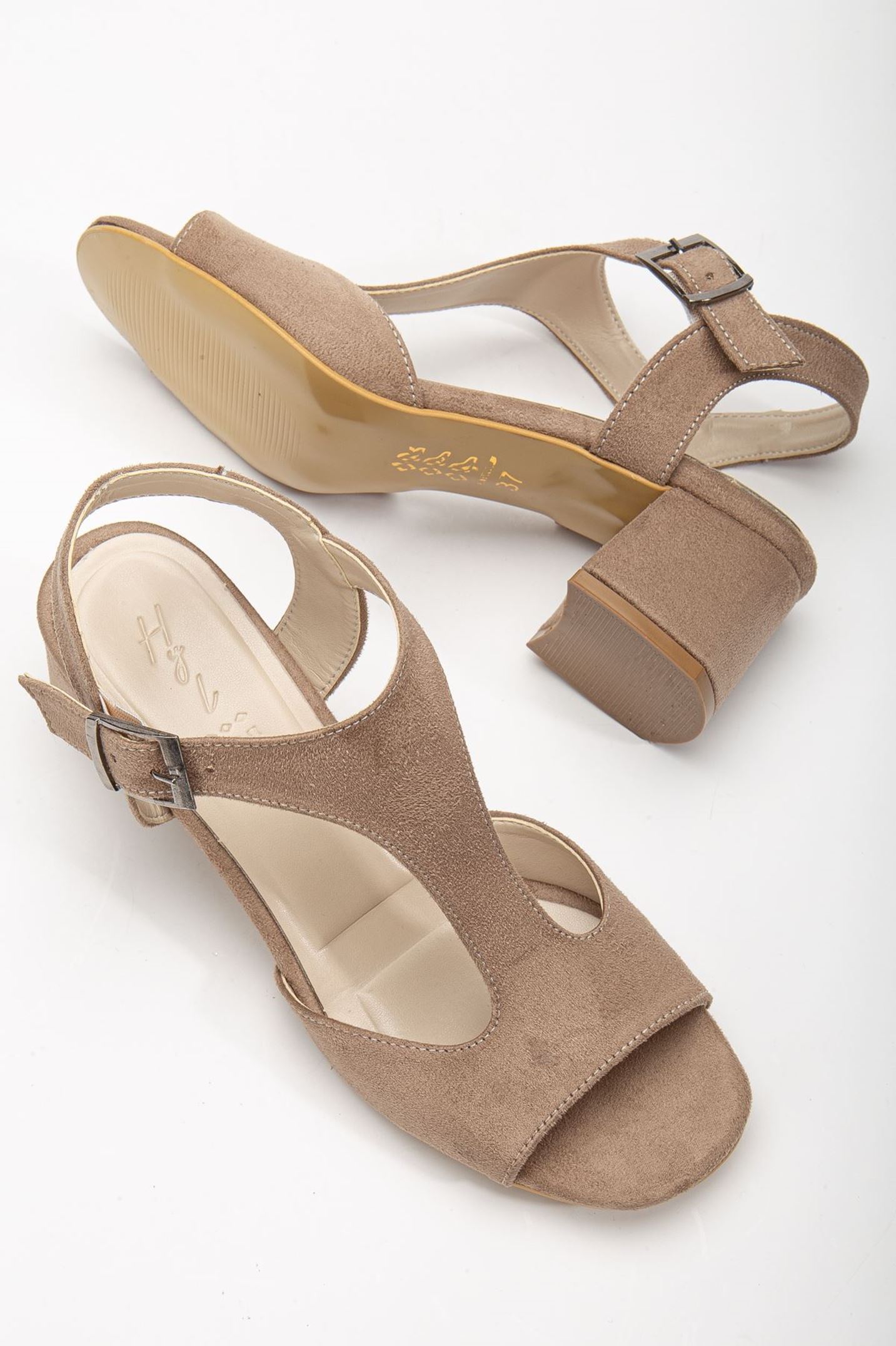 Charly Vizon Süet Küt Burun Topuklu Kadın Ayakkabı 