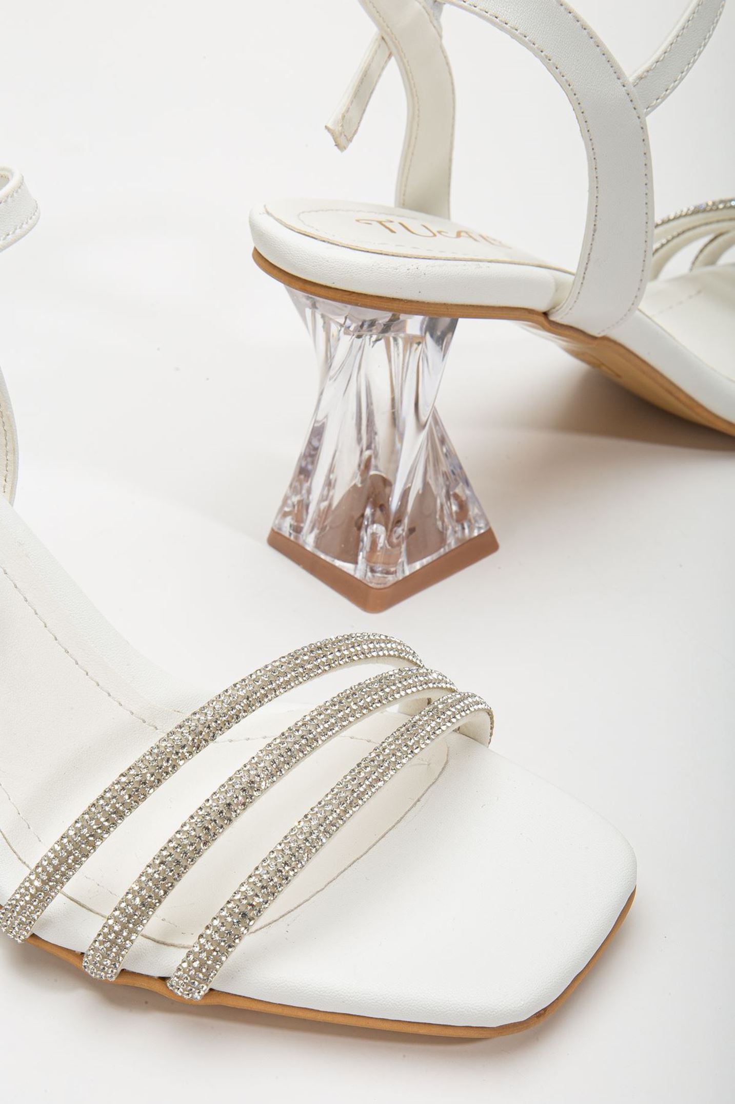 Beyaz Taşlı Şeffaf Kadın Topuklu Ayakkabı