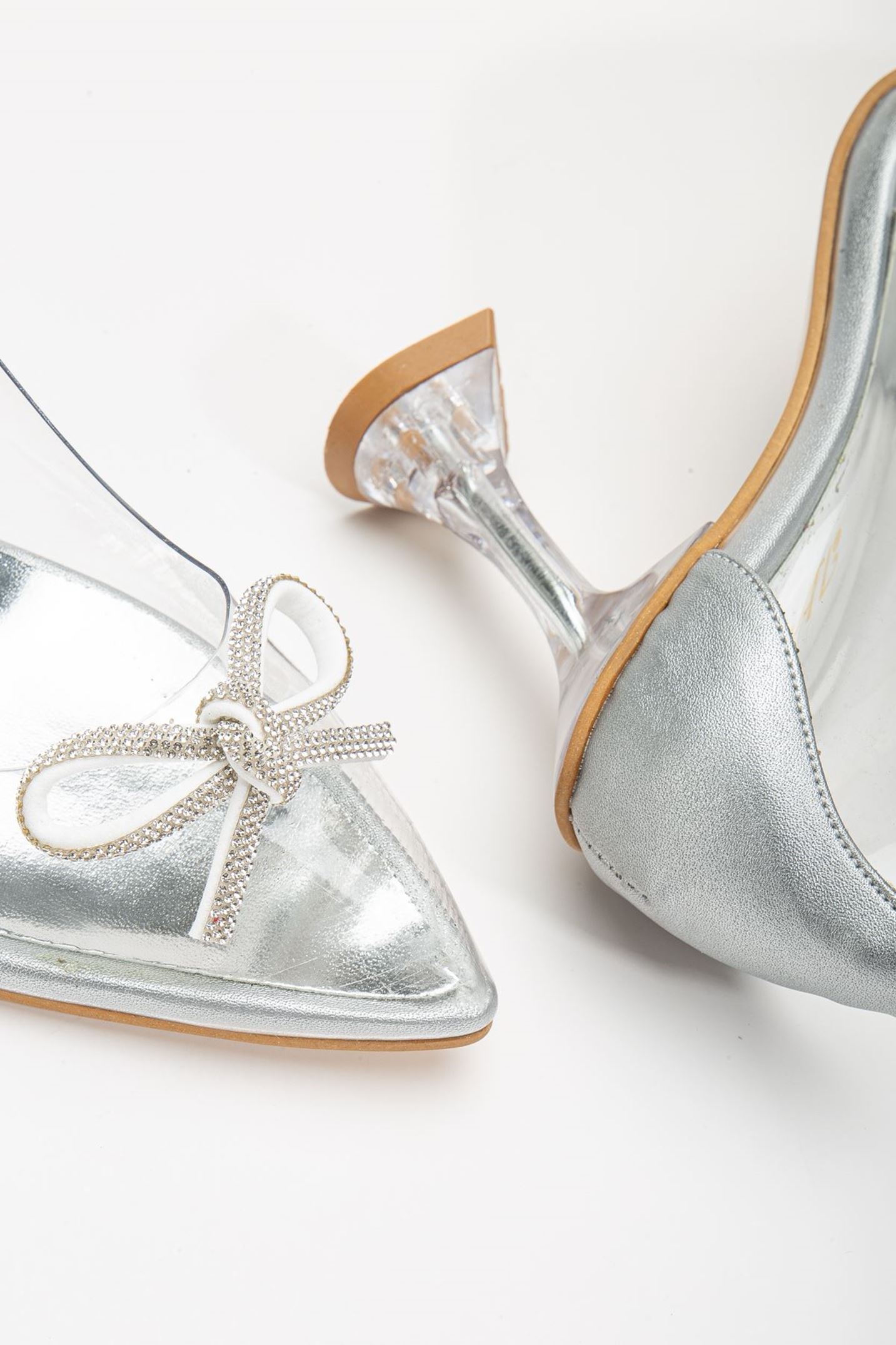 Gümüş Stiletto Taşlı Şeffaf  Topuklu Ayakkabı