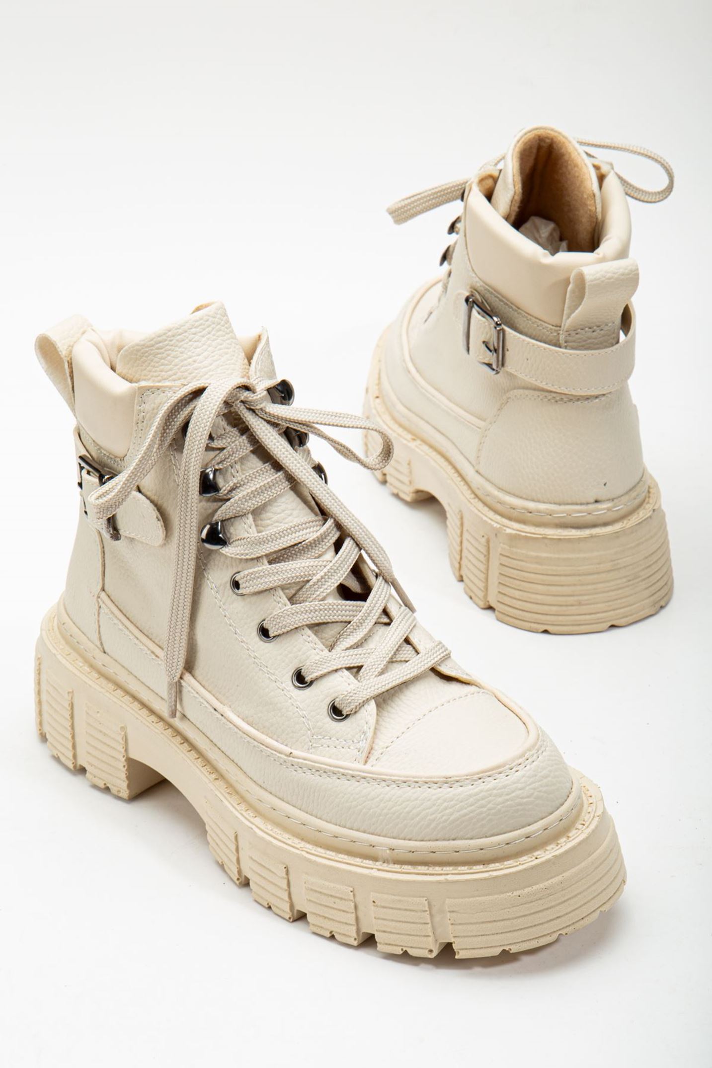 Silfa Bej Cilt Toka Detay Bağcıklı Kadın Bot 