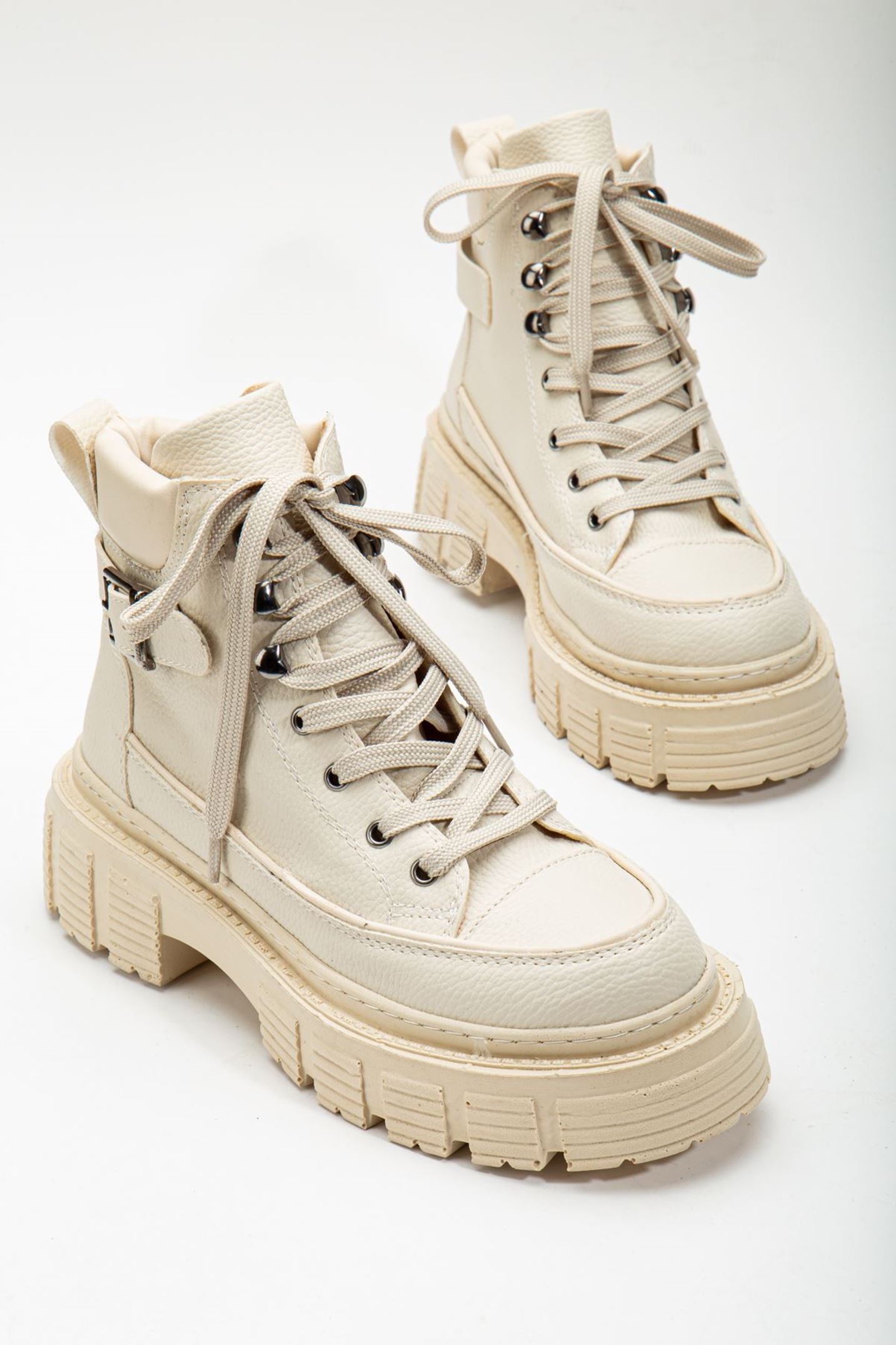 Silfa Bej Cilt Toka Detay Bağcıklı Kadın Bot 