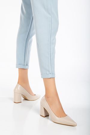 Semira Bej Sivri Burunlu Detaylı Topuklu Ayakkabı