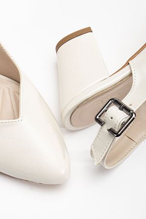 Milika Beyaz Sedef Cilt Sivri Burunlu Topuklu Kadın Ayakkabı 