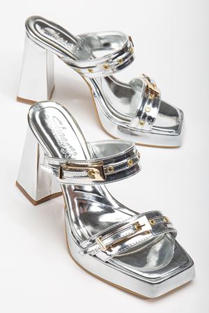 Tommo Gümüş Rugan Platformlu Açık Burunlu Kalın Topuklu Ayakkabı