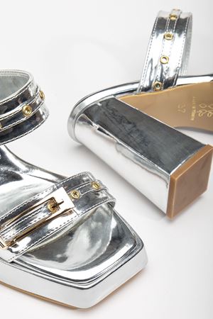 Tommo Gümüş Rugan Platformlu Açık Burunlu Kalın Topuklu Ayakkabı