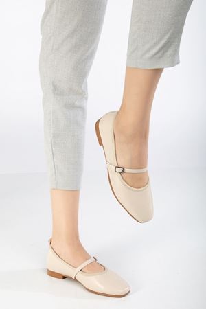 Trew Kadın Bej Bantlı Kemerli Hafif Babet 