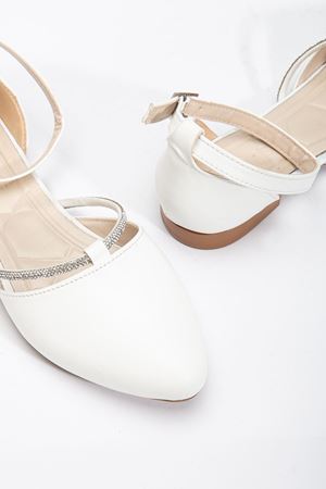 Silver Kadın Beyaz Taşlı Arkası Kapalı Ortopedik Topuklu Ayakkabı 