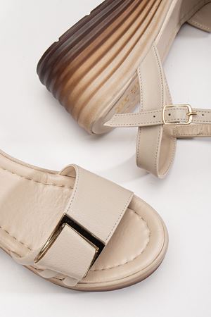 Olmo Kadın Bej Cilt Günlük Ortopedik Taban Sandalet  