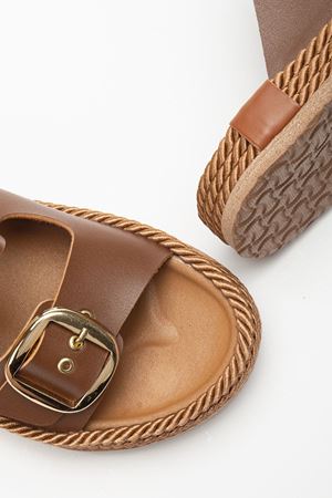 Kadın Kahverengi Günlük Çift Tokalı Rahat Taban Hasır Sandalet Terlik