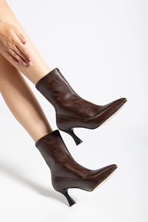 Kadın Kahverengi Cilt Bilekli Orta Boy Topuklu Bot 