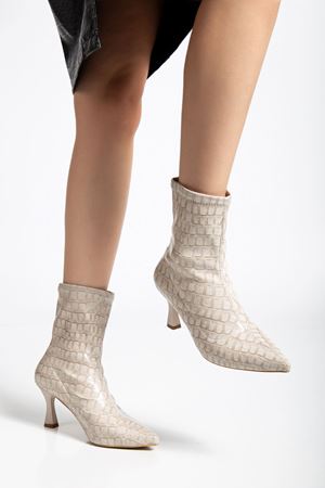Kadın Bej Crocodile Bilekli Orta Boy Topuklu Bot  