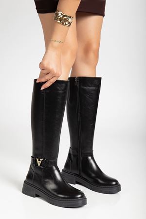 Kadın Siyah Parlak Cilt Toka Detaylı Çizme