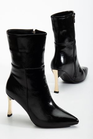 Kadın Siyah Rugan Sivri Burun İnce Topuklu Bot  