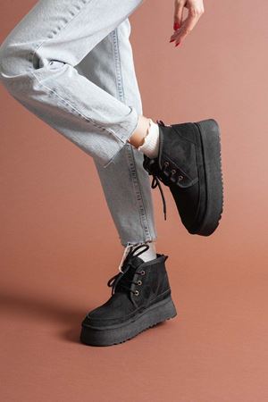 Venessa Kadın Mini Siyah Süet Bağcıklı içi Tüylü Düz Taban Bot 