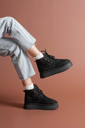 Venessa Kadın Mini Siyah Süet Bağcıklı içi Tüylü Düz Taban Bot 