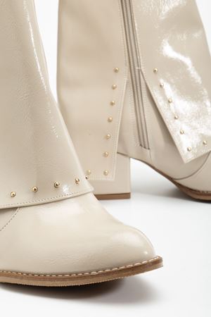 Kadın Sivri Burun Bej Parlak Detaylı Topuklu Bot  