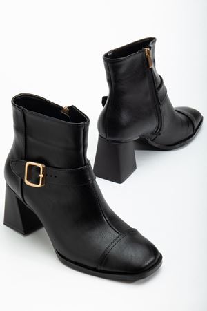 Kadın Siyah Küt Burun Tokalı Topuklu Bot