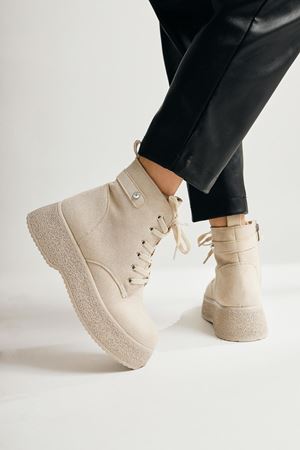 Kadın Postal Bot Bağcıklı Yandan Fermuarlı Bej Termo Kaymaz Taban 