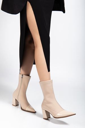 Kadın Bej Streç Rugan Bilekli Orta Boy Topuklu Bot 