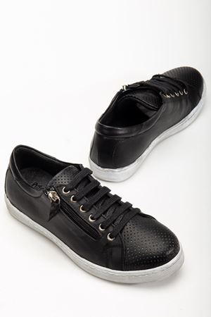 Kadın Siyah Hakiki Deri Delikli Spor Ayakkabı  