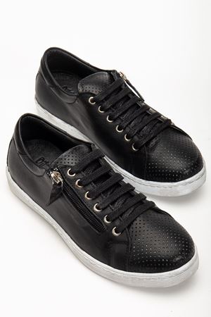 Kadın Siyah Hakiki Deri Delikli Spor Ayakkabı  