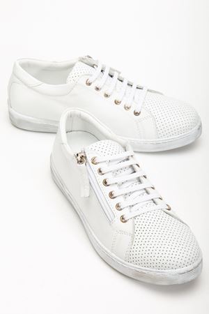 Kadın Beyaz Hakiki Deri Delikli Spor Ayakkabı  