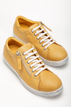Kadın Sarı Hakiki Deri Delikli Spor Ayakkabı 
