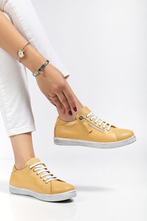 Kadın Sarı Hakiki Deri Delikli Spor Ayakkabı 