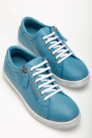 Kadın Mavi Hakiki Deri Delikli Spor Ayakkabı  