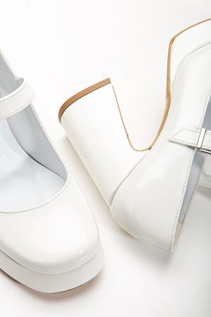 Kadın Beyaz Rugan Özel Tasarım Platform Topuklu Ayakabı 