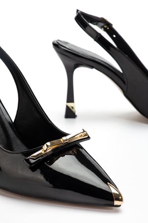 Kadın Siyah Rugan Gold Aksesuarlı Özel Tasarım İnce Topuklu Stiletto