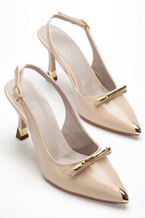 Kadın Bej Rugan Gold Aksesuarlı Özel Tasarım İnce Topuklu Ayakkabı