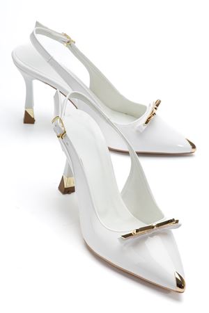 Kadın Beyaz Rugan Gold Aksesuarlı Özel Tasarım İnce Topuklu Ayakkabı