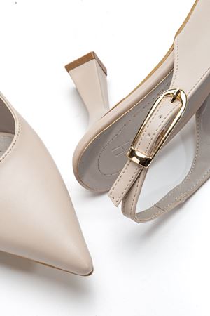 Kadın Bej Cilt Arka Açık Sivri İnce Topuklu Ayakkabı   