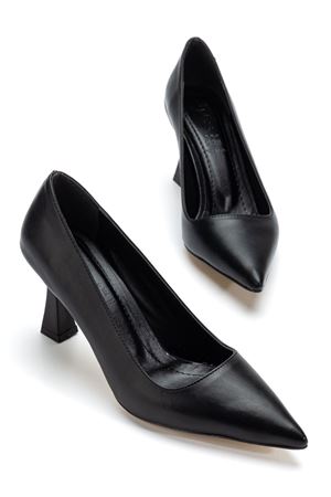 Kadın Siyah Cilt Sivri Burun İnce Topuklu Stiletto 