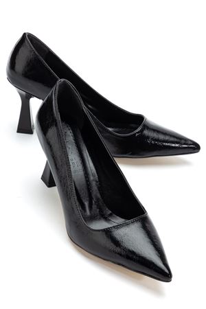 Kadın Siyah Parlak Cilt Sivri Burun İnce Topuklu Stiletto 