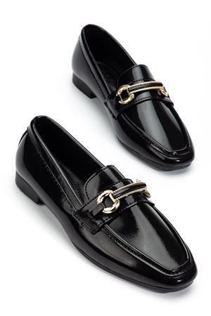 Kadın Siyah Parlak Cilt Toka Detaylı Hafif Ortopedik Babet   