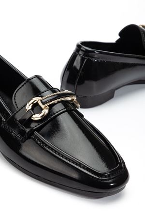 Kadın Siyah Parlak Cilt Toka Detaylı Hafif Ortopedik Babet   