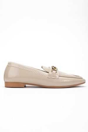 Kadın Bej Parlak Cilt Tokalı Babet   