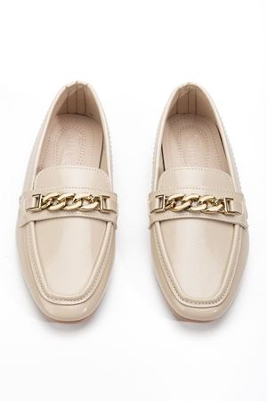 Kadın Bej Parlak Cilt Tokalı Babet   