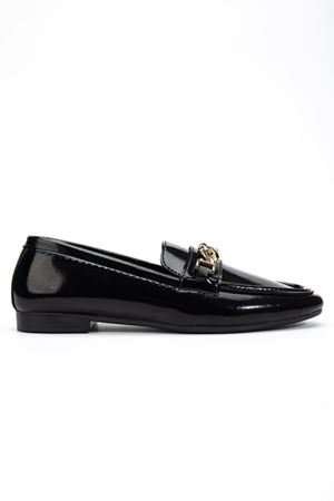 Kadın Siyah Parlak Cilt Tokalı Babet   