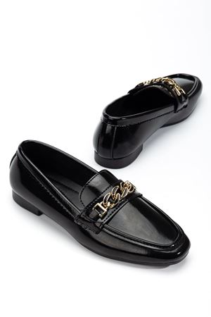 Kadın Siyah Parlak Cilt Tokalı Babet   