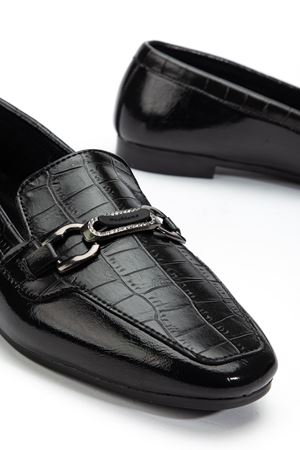 Kadın Siyah Crocodile Parlak Cilt Tokalı Babet   