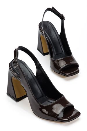 Kadın Acı Kahve Rugan Özel Tasarım Ökçe Klasik Topuklu Ayakkabı