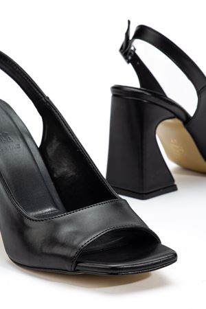 Kadın Siyah Cilt Özel Tasarım Ökçe Klasik Topuklu Ayakkabı 