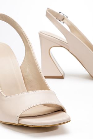 Kadın Bej Cilt Özel Tasarım Ökçe Klasik Topuklu Ayakkabı