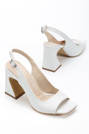 Kadın Beyaz Cilt Özel Tasarım Ökçe Klasik Topuklu Ayakkabı 