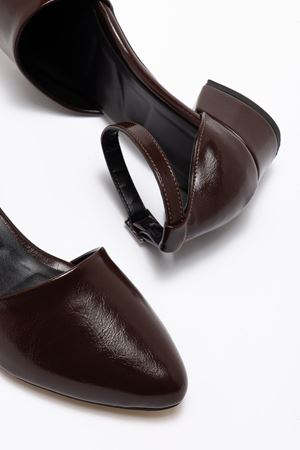 Dary Acı Kahve Parlak Cilt Detaylı Topuklu Ayakkabı  