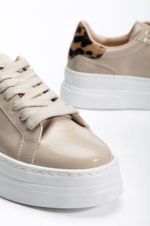 Kadın Bej Rugan Poli Taban Leopar Desenli Bağcıklı Yüksek Spor Ayakkabı